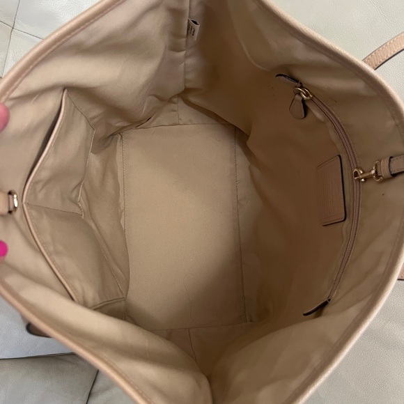 Coach Beige Leather Tote Bag, Coach Tan Large Crossgrain Street Tote - Picture 7 of 8